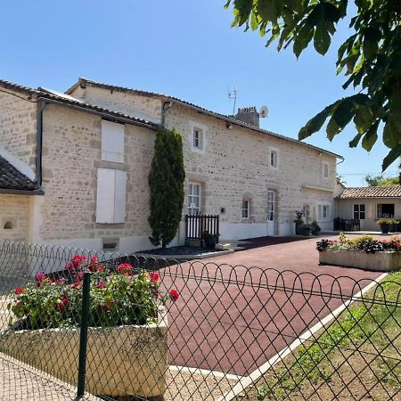 Chambres D'Hotes Du Puy D'Anche Sauzé-Vaussais エクステリア 写真